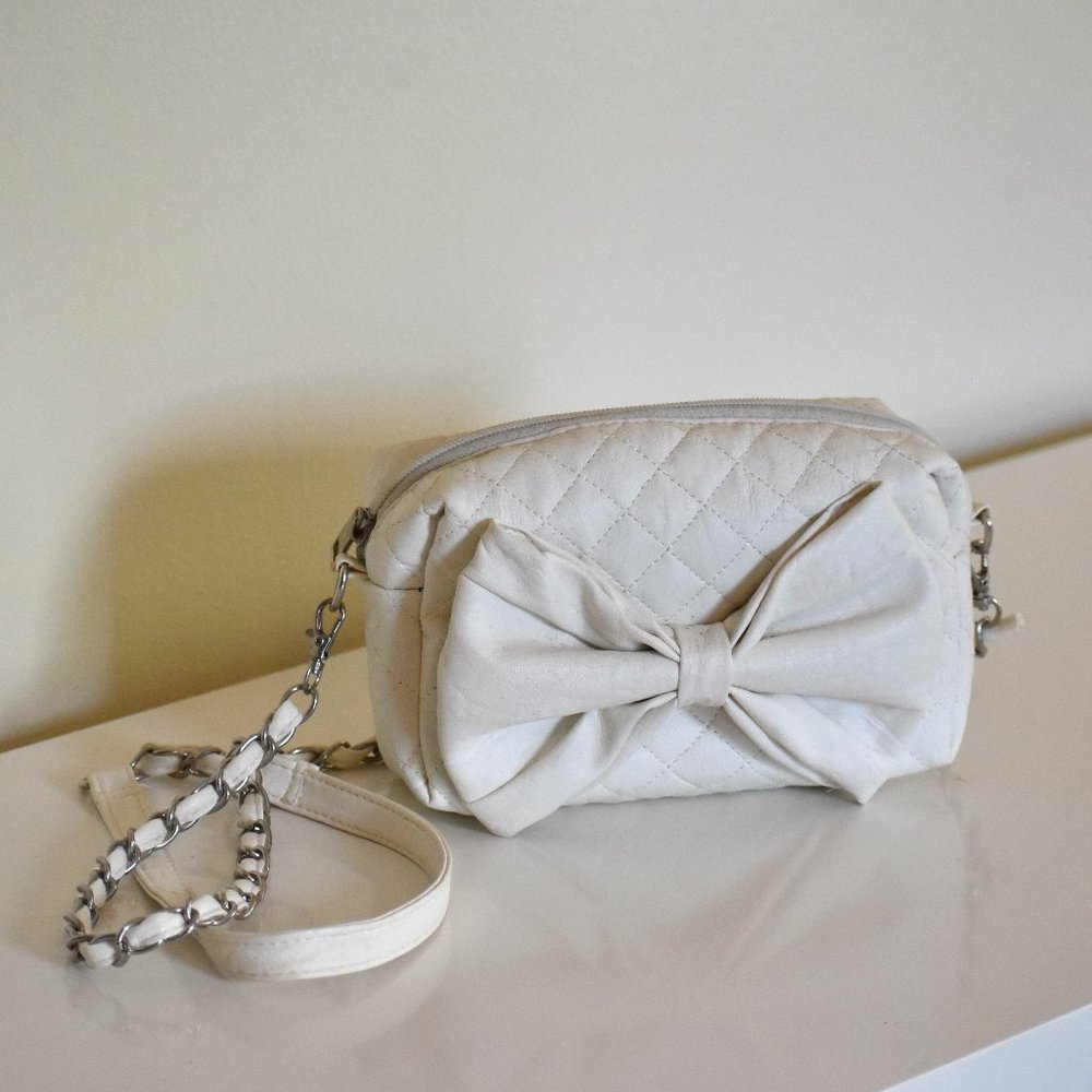 White Crossbody Faux Leather Purse | Great Condition